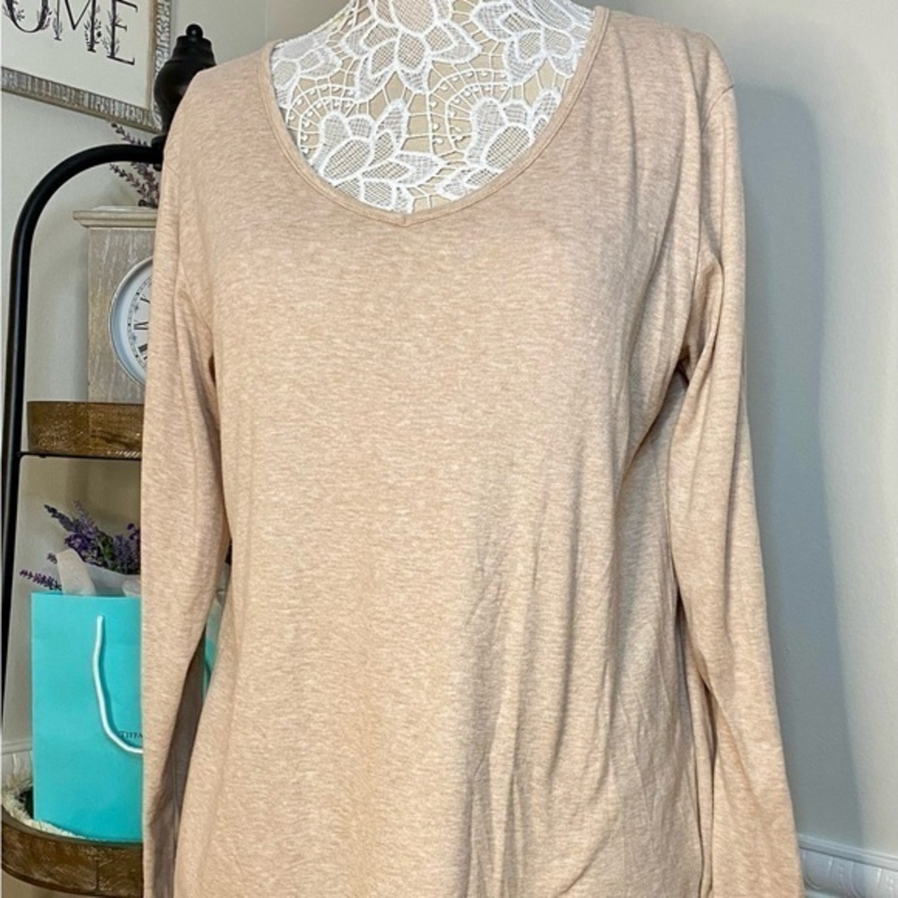 🌸CLEARANCE - Long Sleeve T-Shirt - C37 🤎